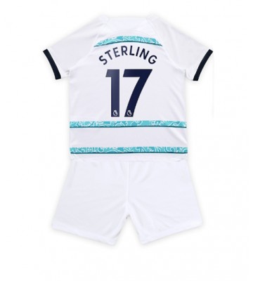 Chelsea Raheem Sterling #17 babykläder Bortatröja barn 2022-23 Korta ärmar (+ Korta byxor)